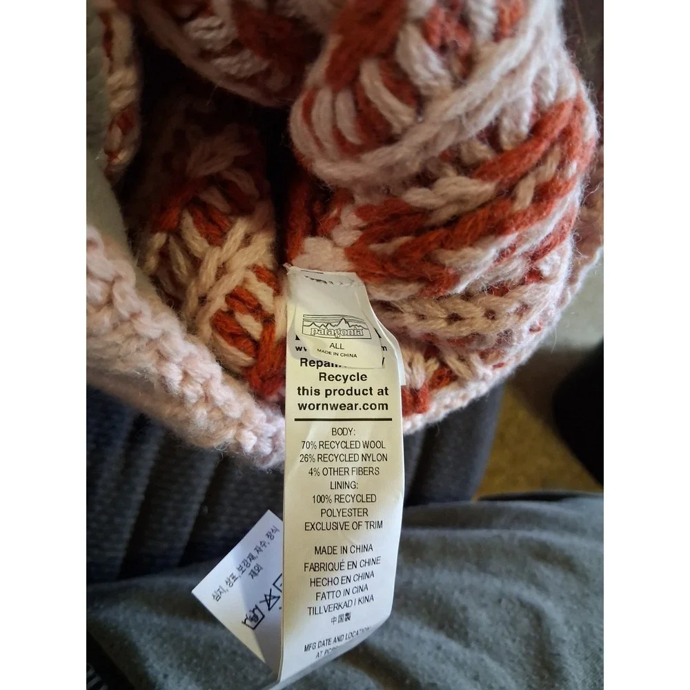 Patagonia Snowbelle Beanie Ridge Harvest Red Pom Pom Hat‎ New $55